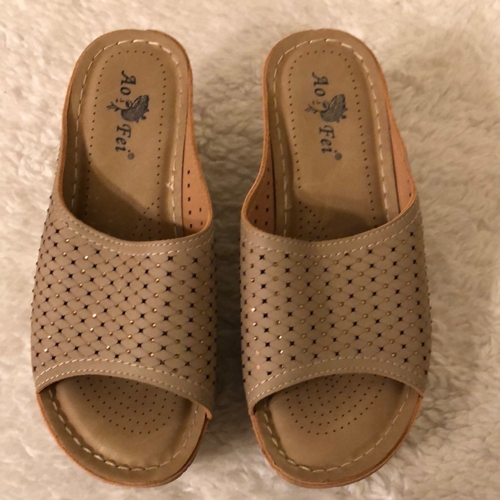 Women's Beige Slip-On Shoes Women’s Sandals Casual wedges Everyday sandals